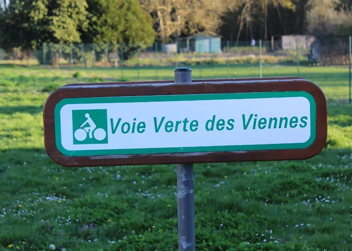 La Chabrouchine Bed & Breakfast Sainte-Savine